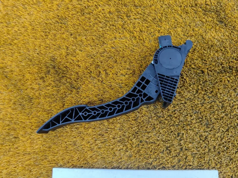 Педаль газа