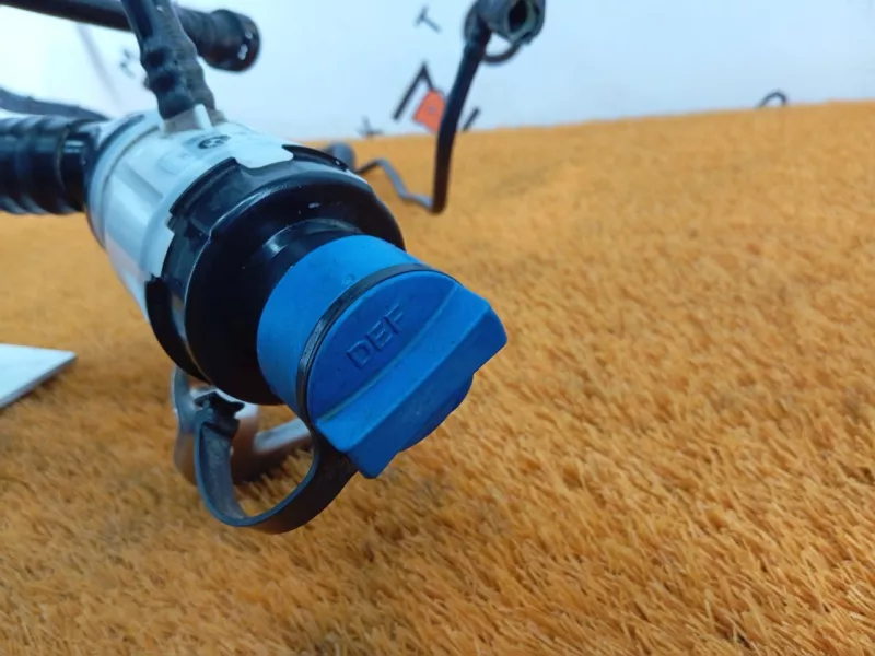 Горловина топливного бака