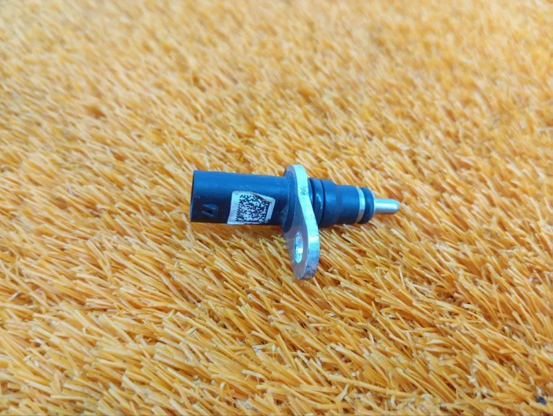 Датчик температуры охлаждающей жидкости