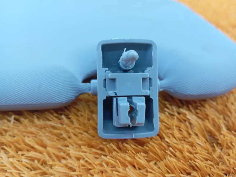 Козырек солнцезащитный