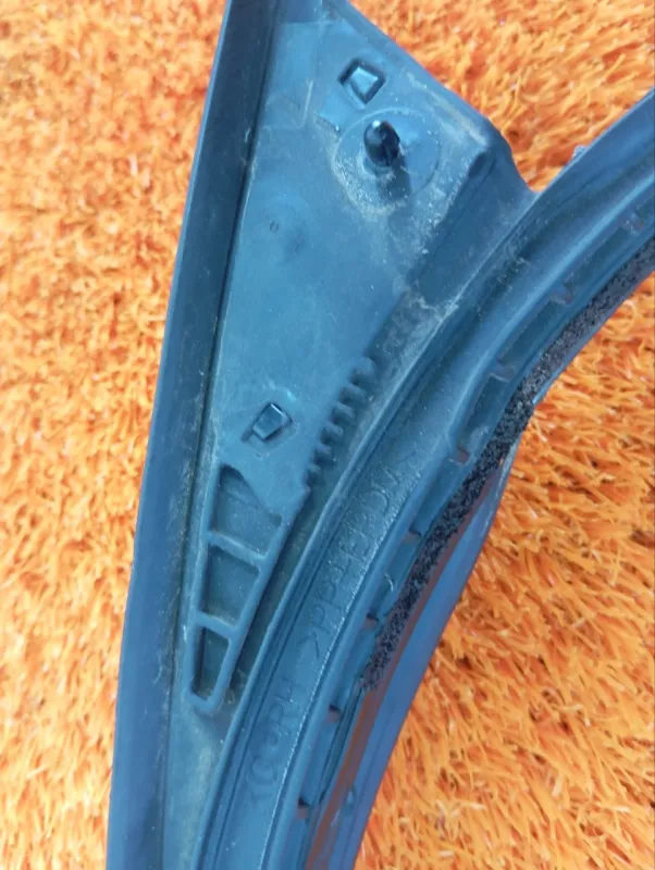 Уплотнитель двери