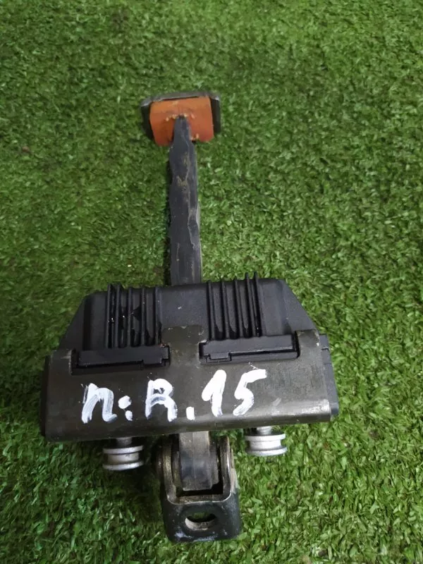 Ограничитель двери