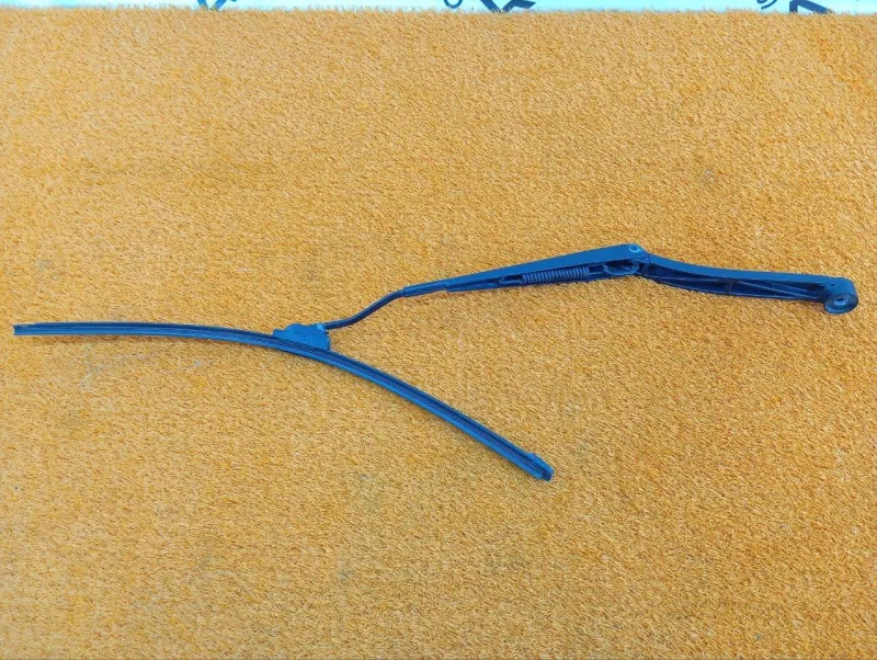 поводок стеклоочистителя