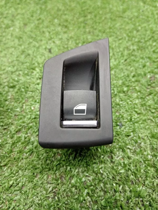 Кнопка стеклоподъемника