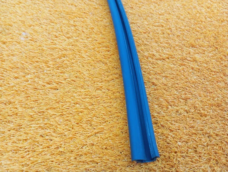 Уплотнитель стекла двери