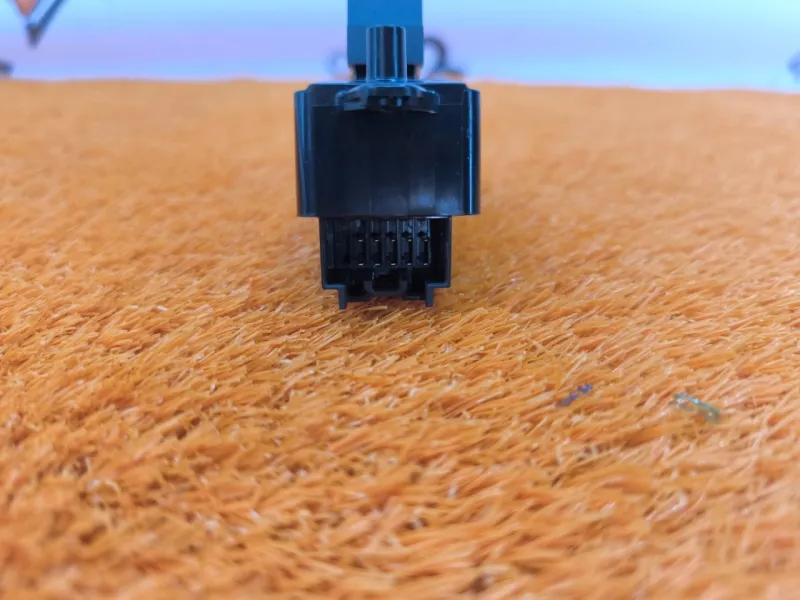 Кнопка стеклоподъемника