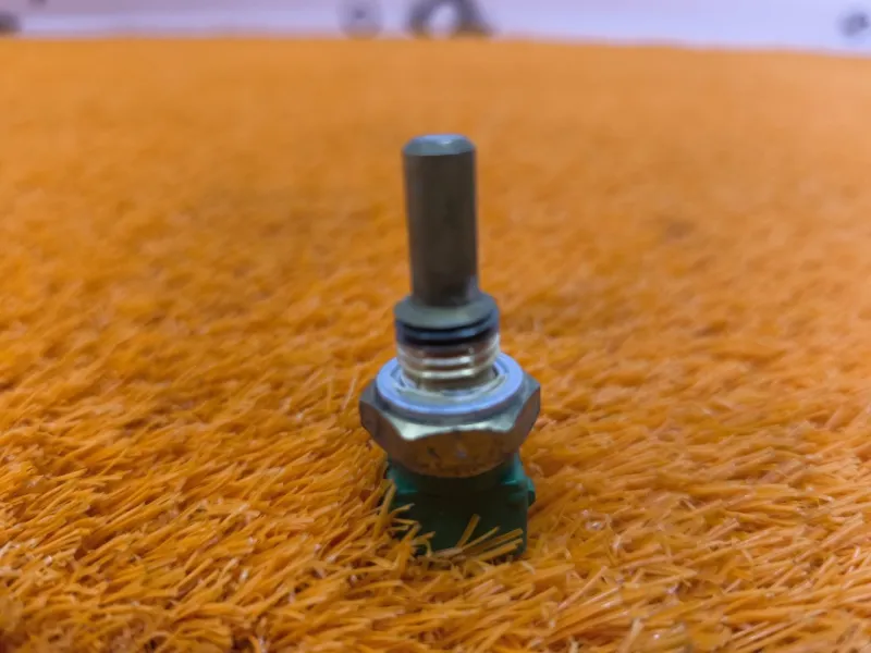 Датчик температуры охлаждающей жидкости