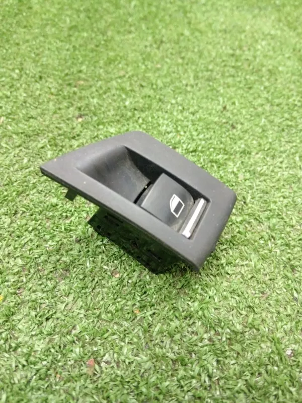 Кнопка стеклоподъемника