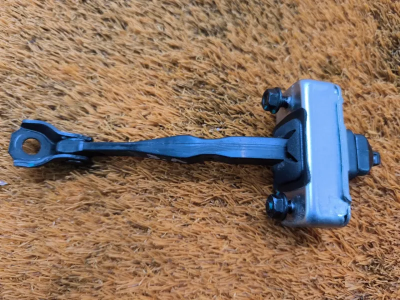 Ограничитель двери