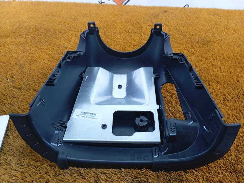 Кожух рулевой колонки