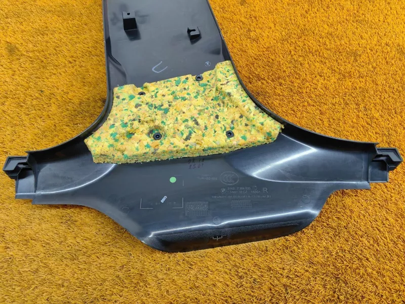 Накладка на стойку кузова