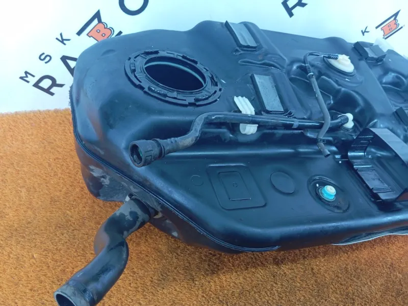 Бак топливный