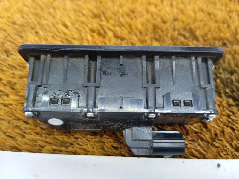 Кнопка багажника