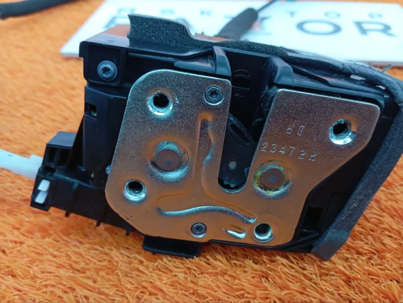 Замок двери