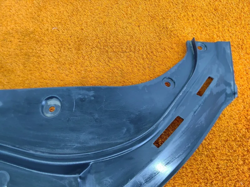 Накладка замка капота