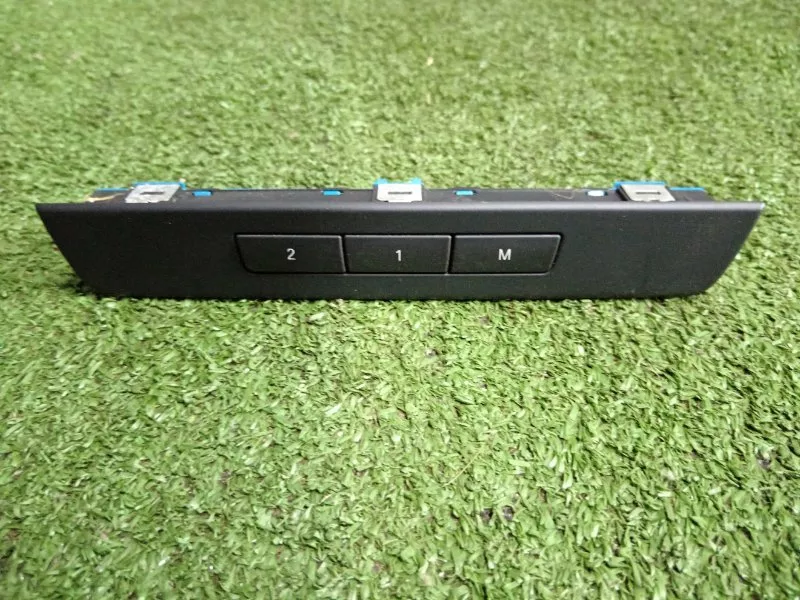 Кнопка памяти сидений