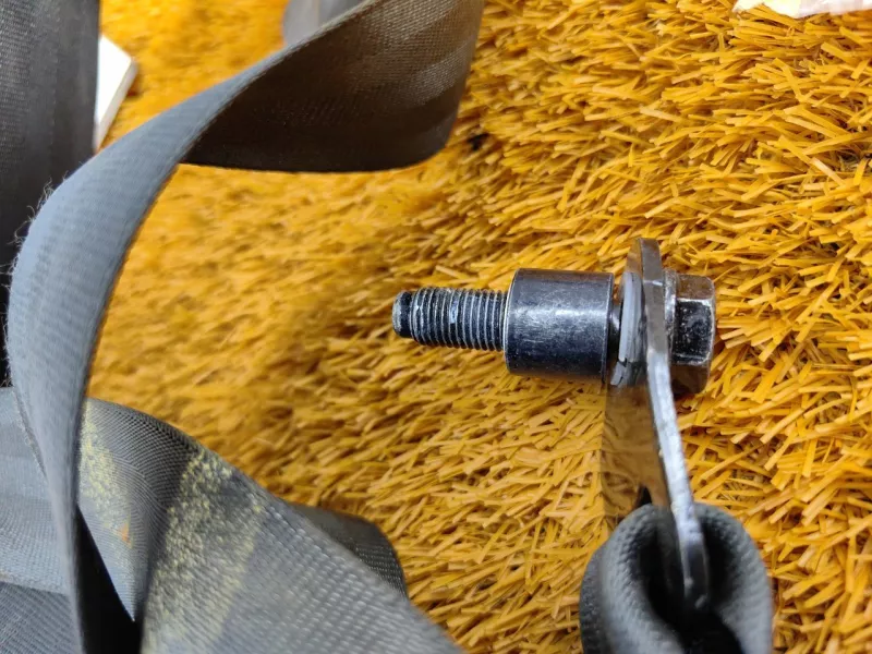 Ремень безопасности