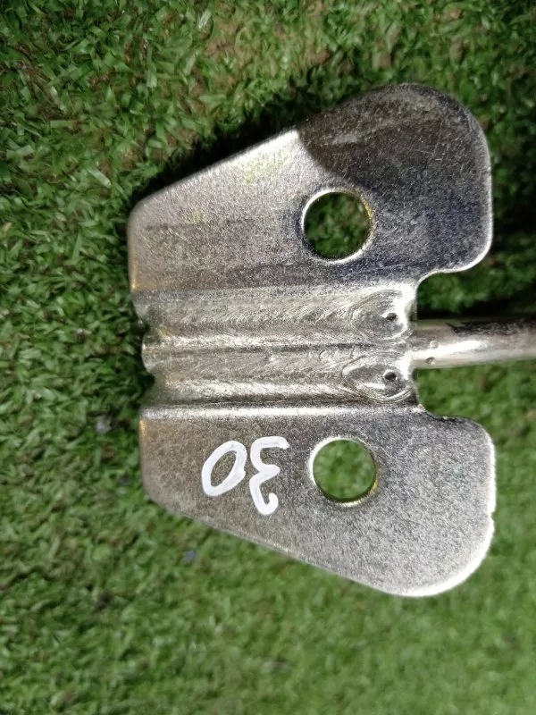 Ответная часть замка багажника