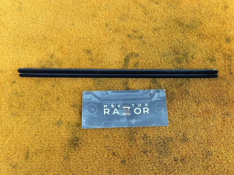 Уплотнитель стекла двери