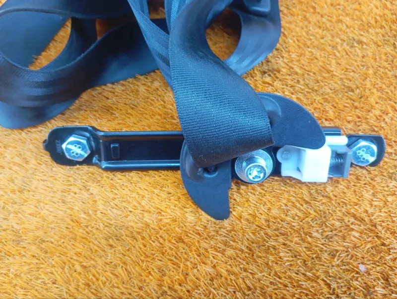 Ремень безопасности