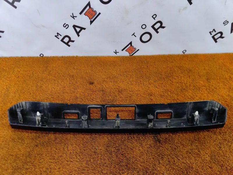 Накладка крышки багажника