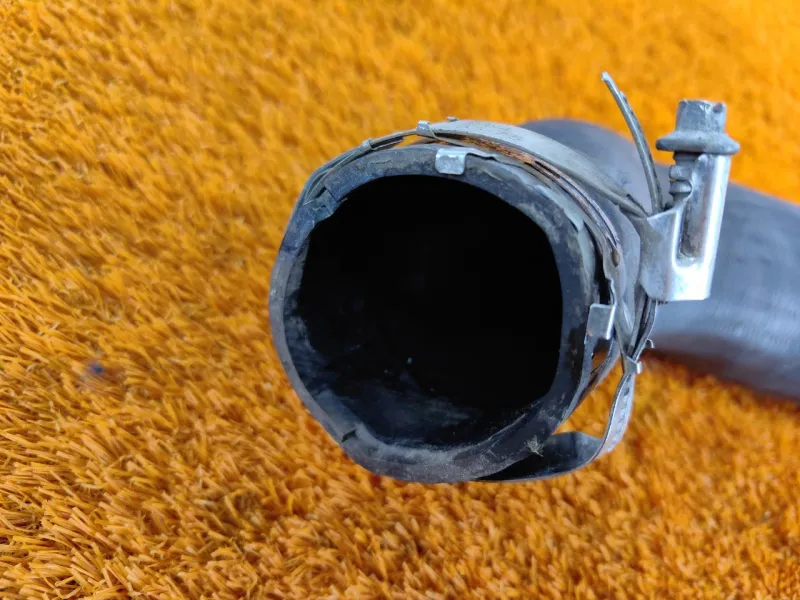 Патрубок интеркулера