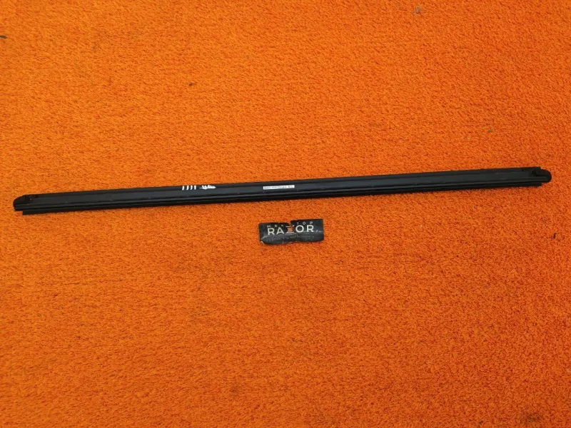 Уплотнитель стекла двери