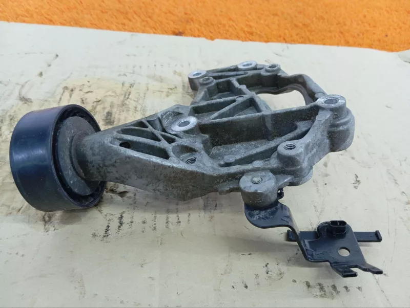 Кронштейн компрессора кондиционера