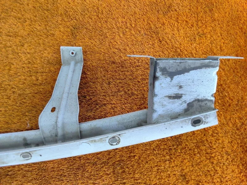 Усилитель бампера