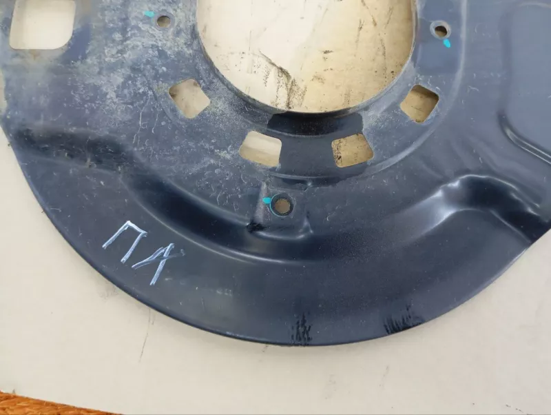 Пыльник тормозного диска