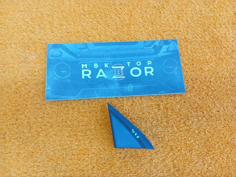 Уголок двери