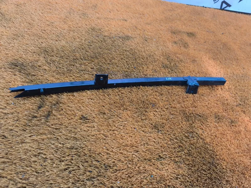 Направляющая стекла двери