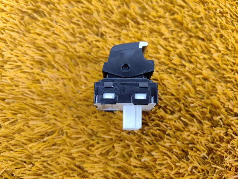 Кнопка стеклоподъемника