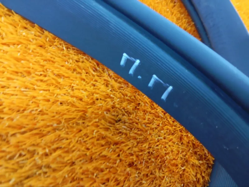 Уплотнитель проема двери