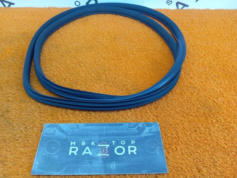 Уплотнитель проема двери