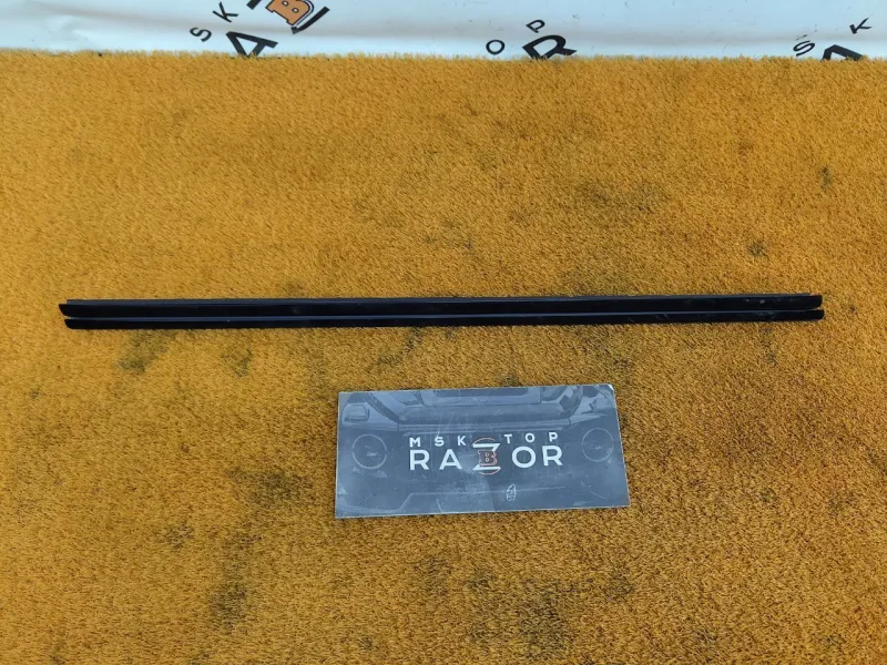 Уплотнитель стекла двери