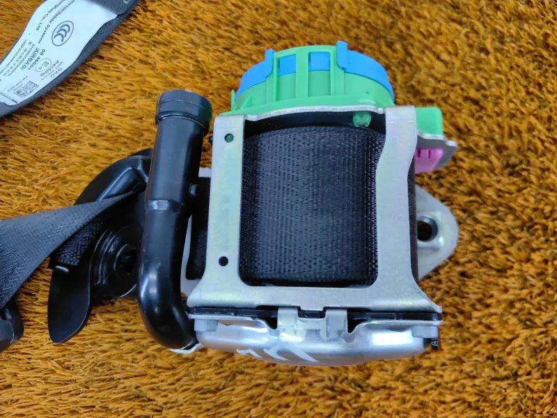 Ремень безопасности