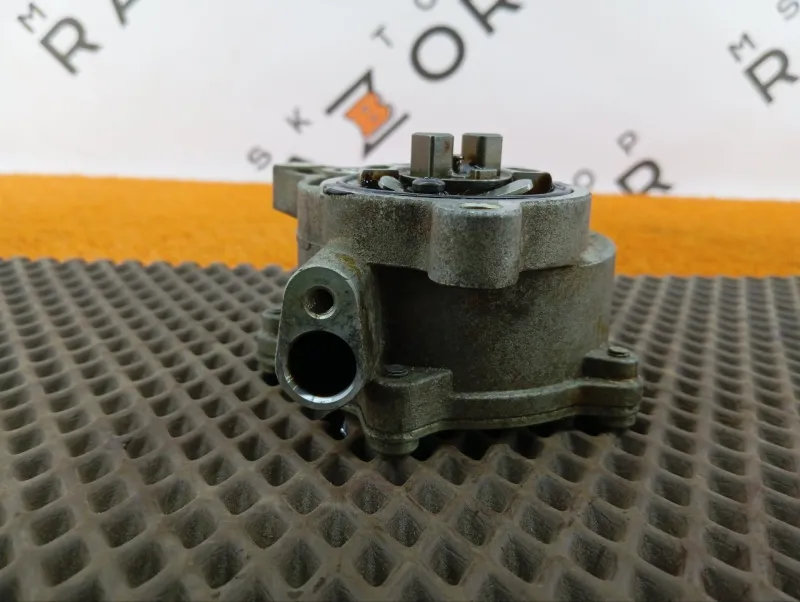 Насос вакуумный