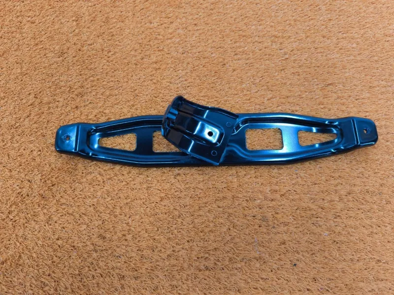 Кронштейн стеклоподъемника