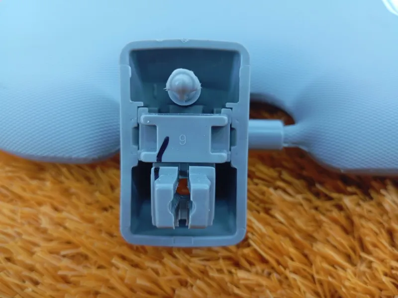 Козырек солнцезащитный