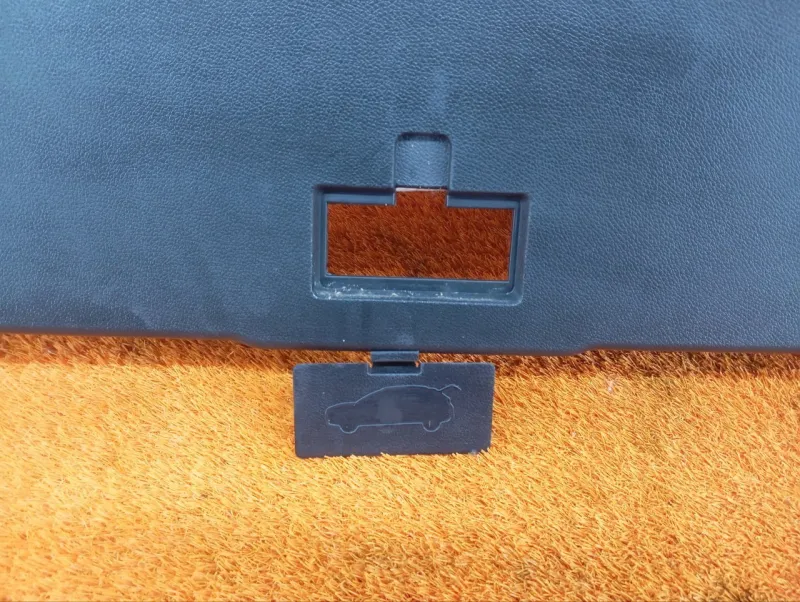 Обшивка двери багажника