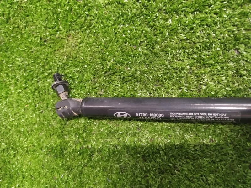 Амортизатор крышки багажника