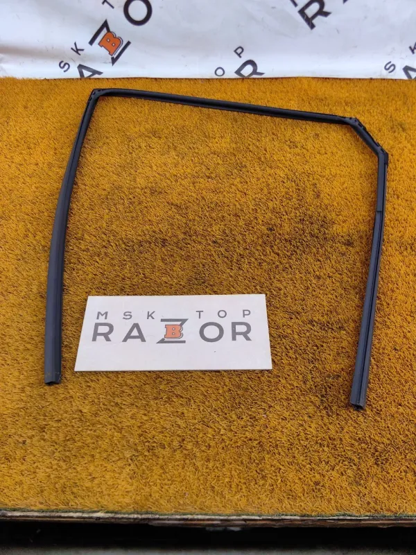 Уплотнитель стекла двери