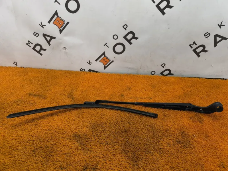 Поводок стеклоочистителя лобового стекла