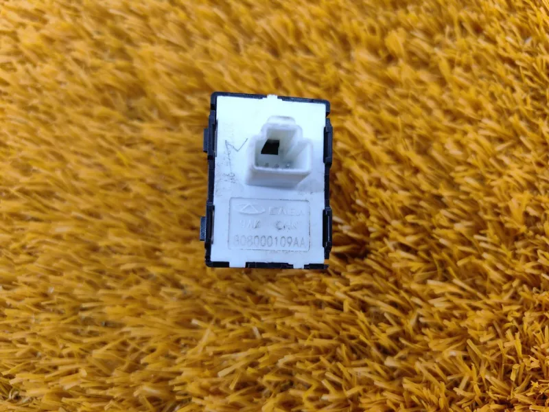 Кнопка стеклоподъемника