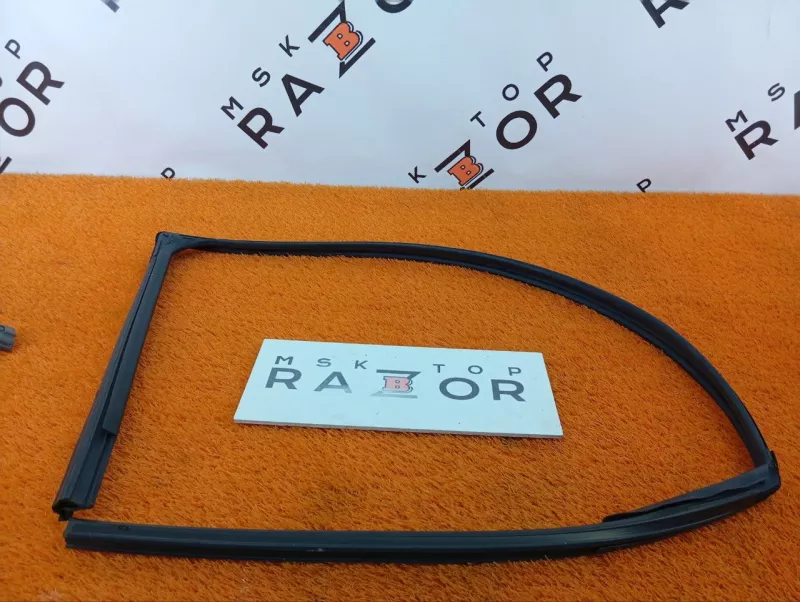 Уплотнитель стекла двери