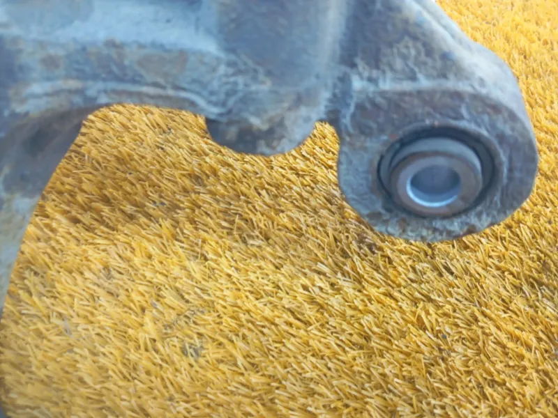 Кулак поворотный