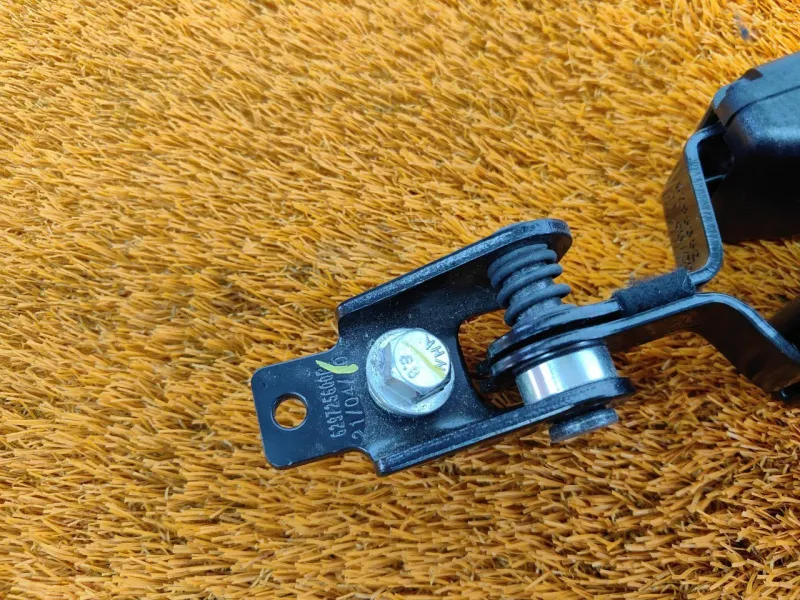 Ответная часть ремня безопасности