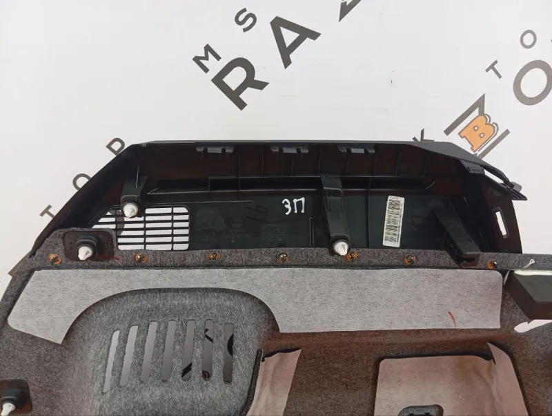 Обшивка багажника