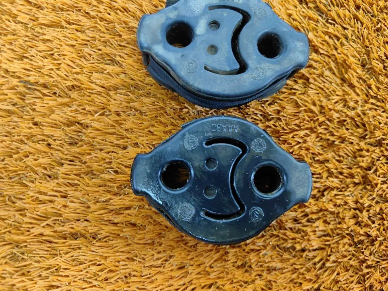 Крепление глушителя